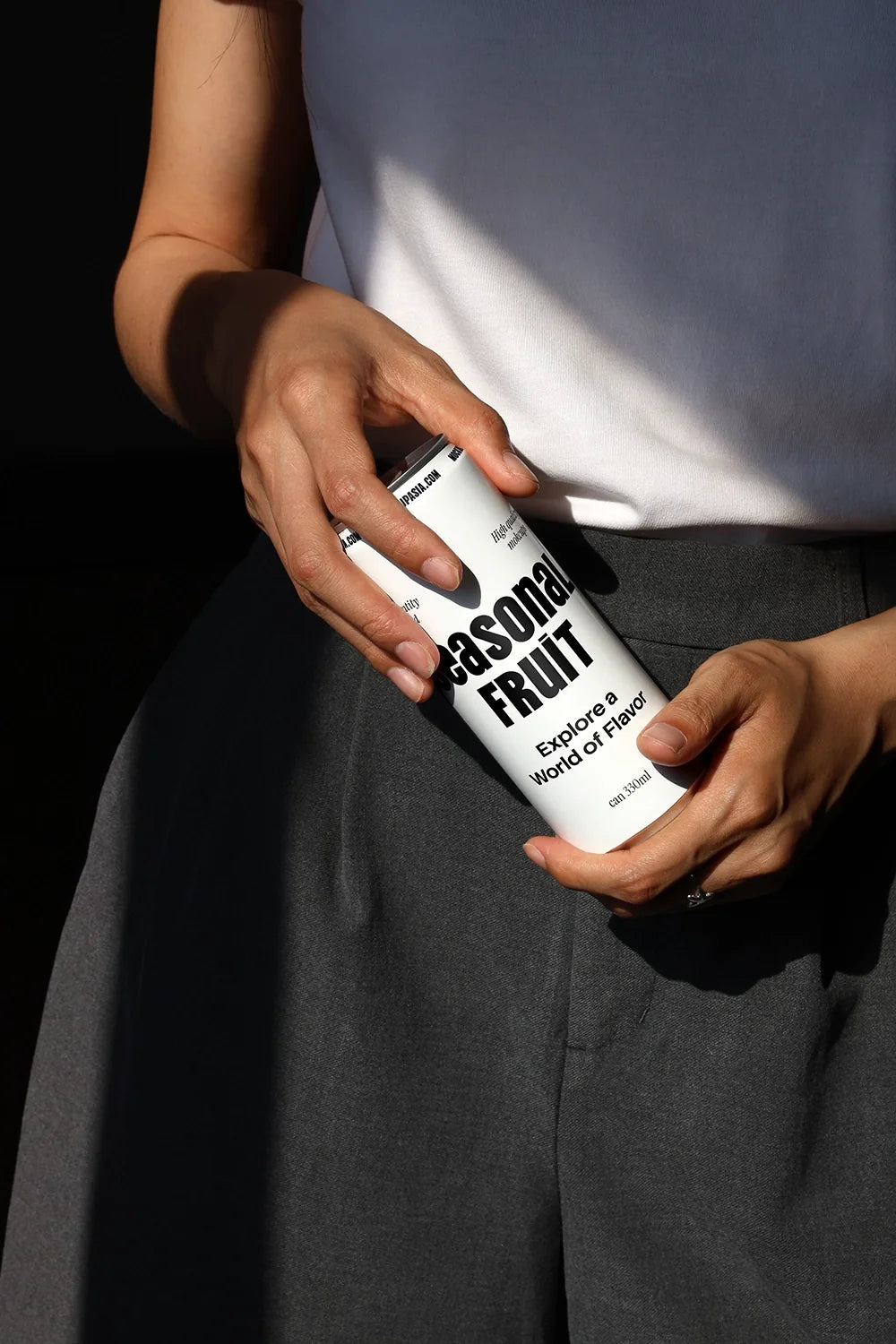 Design Studies: Slim Can & Soda Can Mockup CF02 – Soft Daylight, In Hand - Image 2