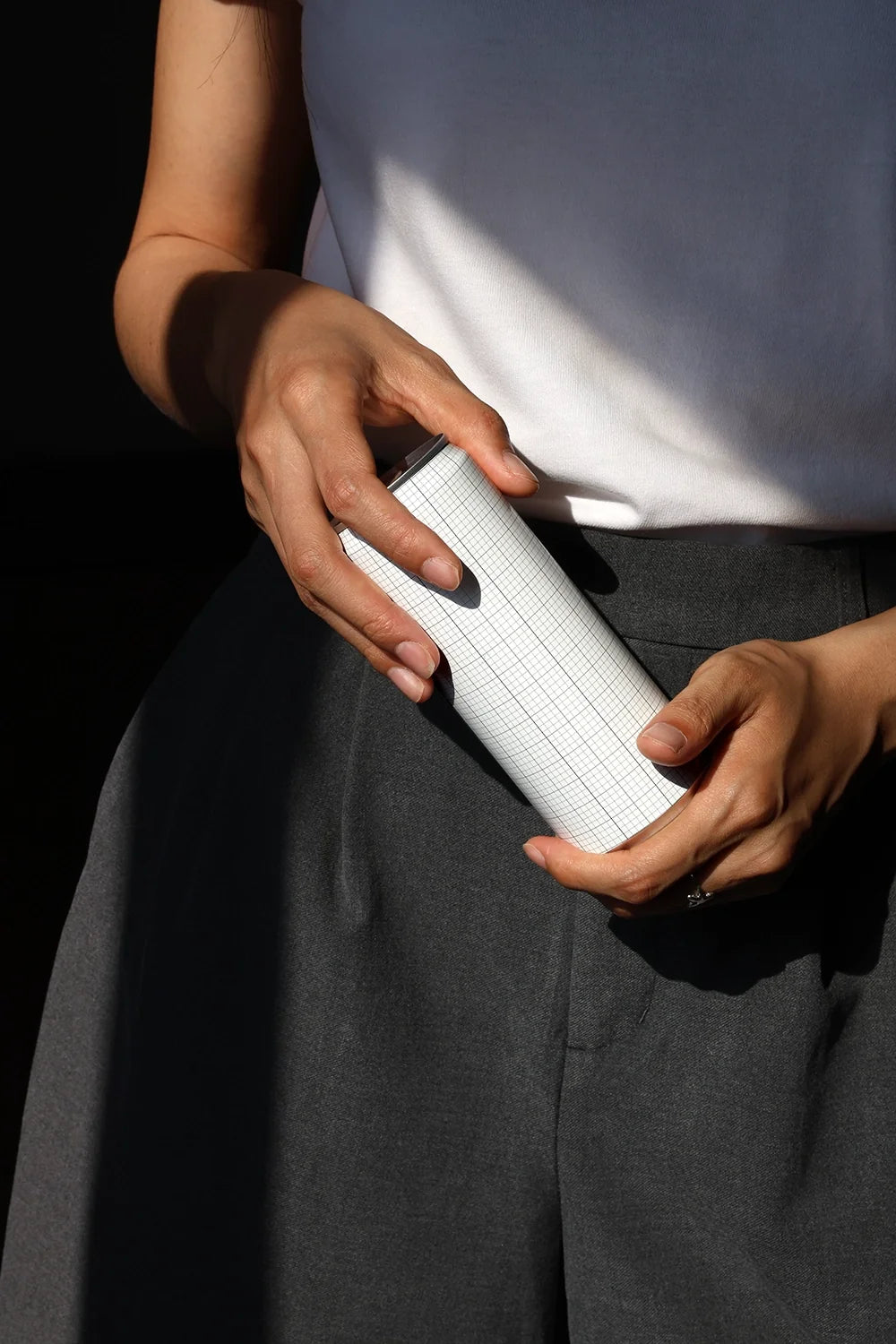 Design Studies: Slim Can & Soda Can Mockup CF02 – Soft Daylight, In Hand - Image 3