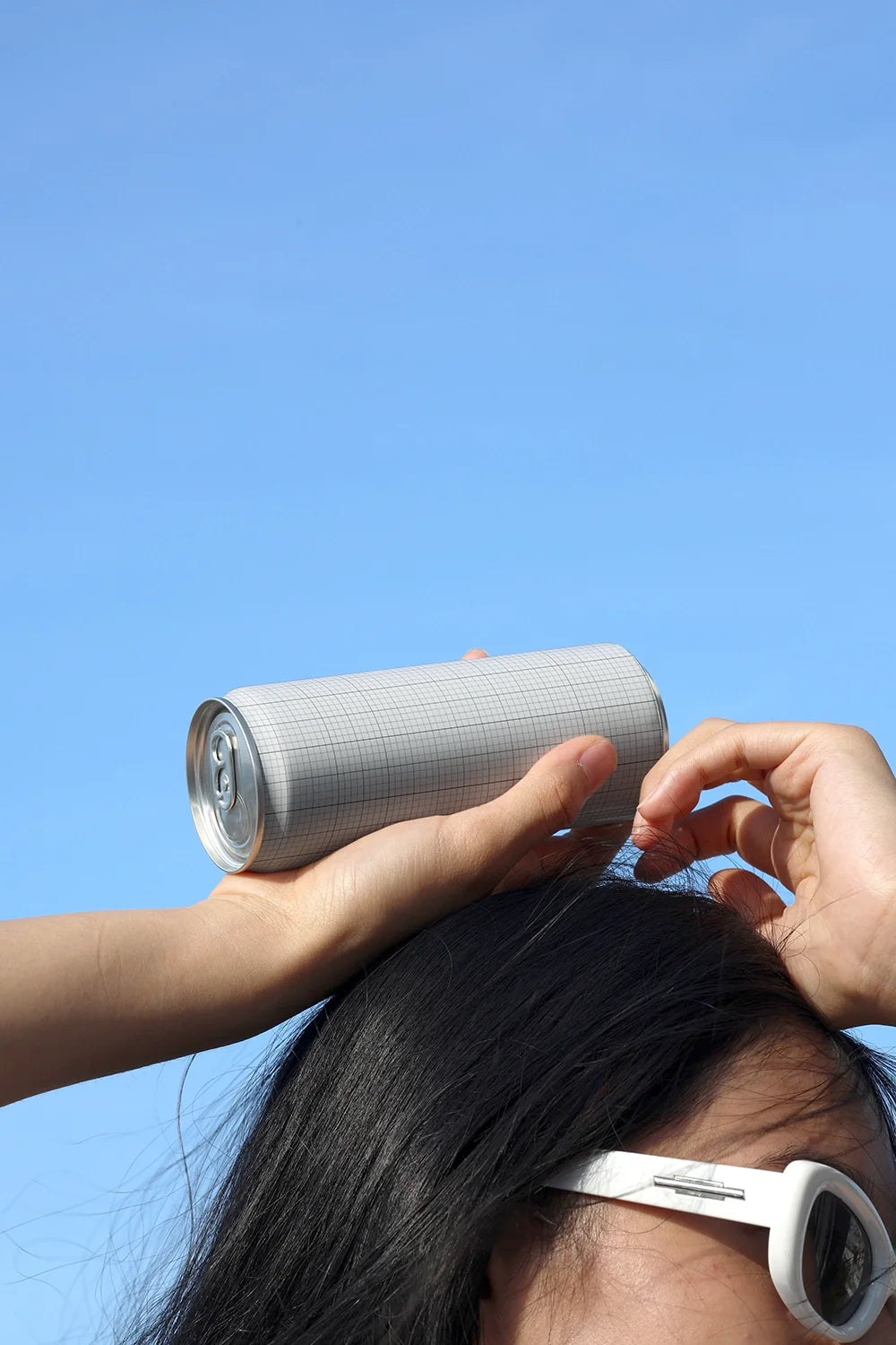 Design Studies: Slim Can Mockup CF29 – Balanced on Head - Image 3