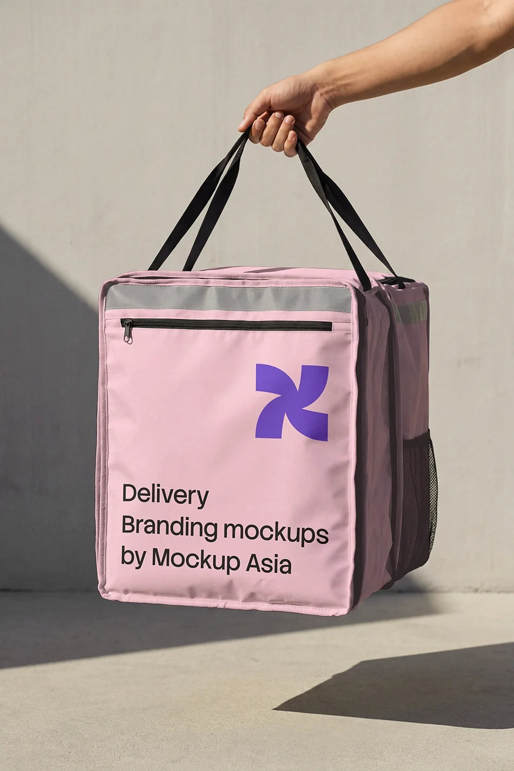 Design Studies: Delivery Bag Mockup - Image 3
