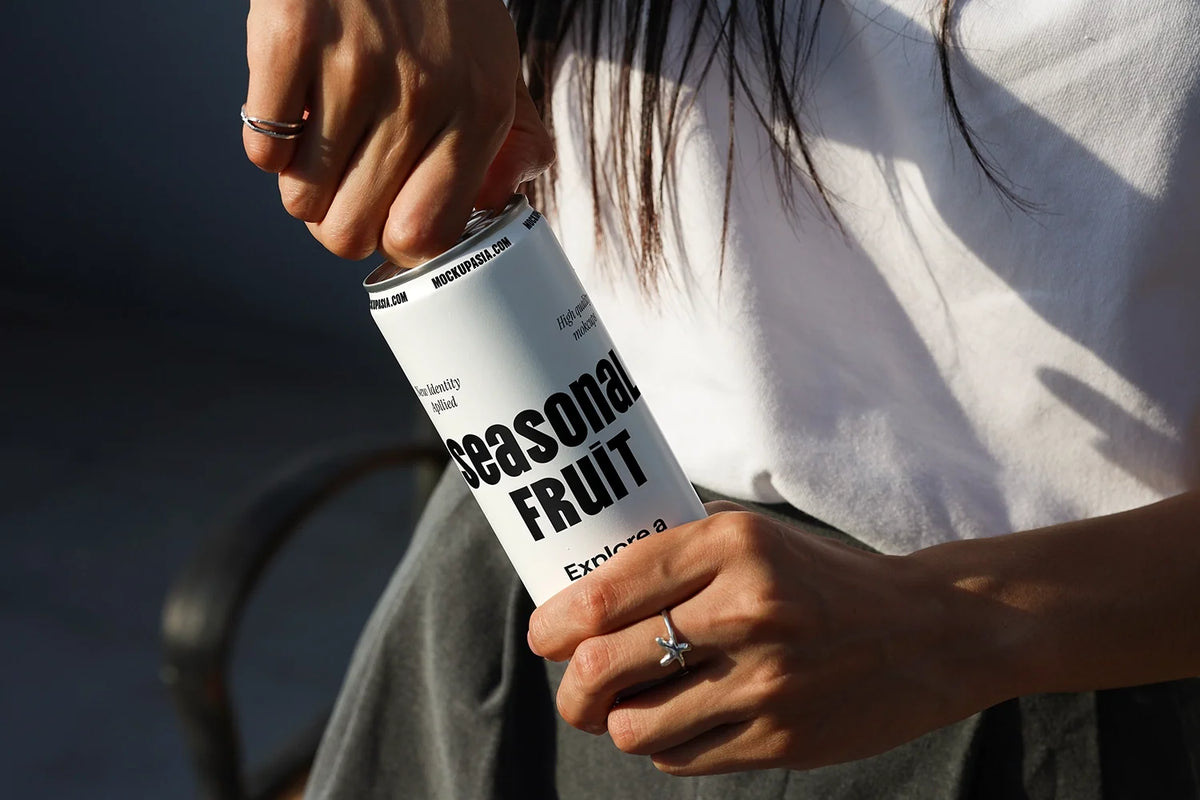 Design Studies: Slim Can Mockup CF35 – Opening, Lifestyle - Image 2