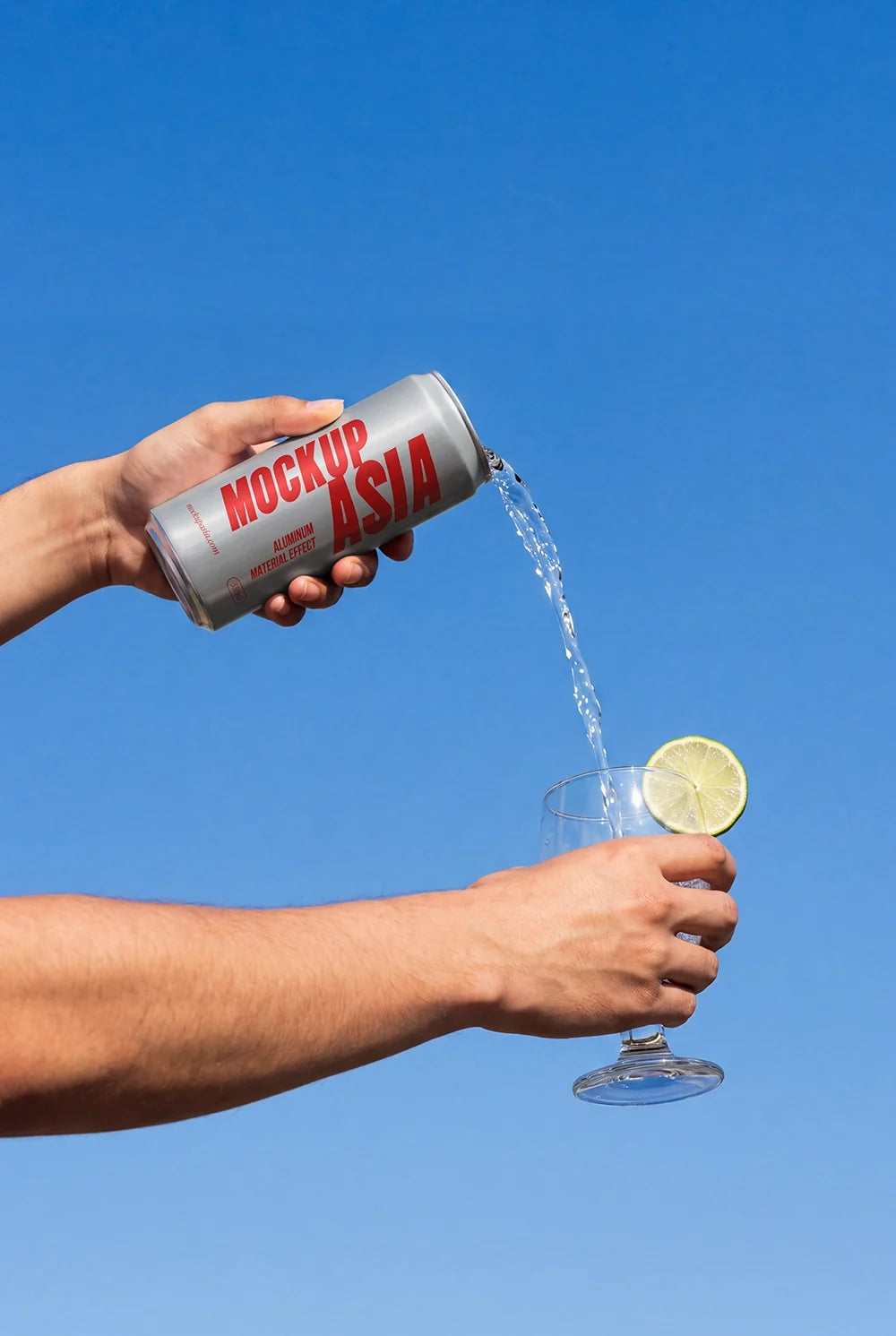 Design Studies: Sleek Can & Soda Can Mockup SUM03 – Pouring Action - Image 2
