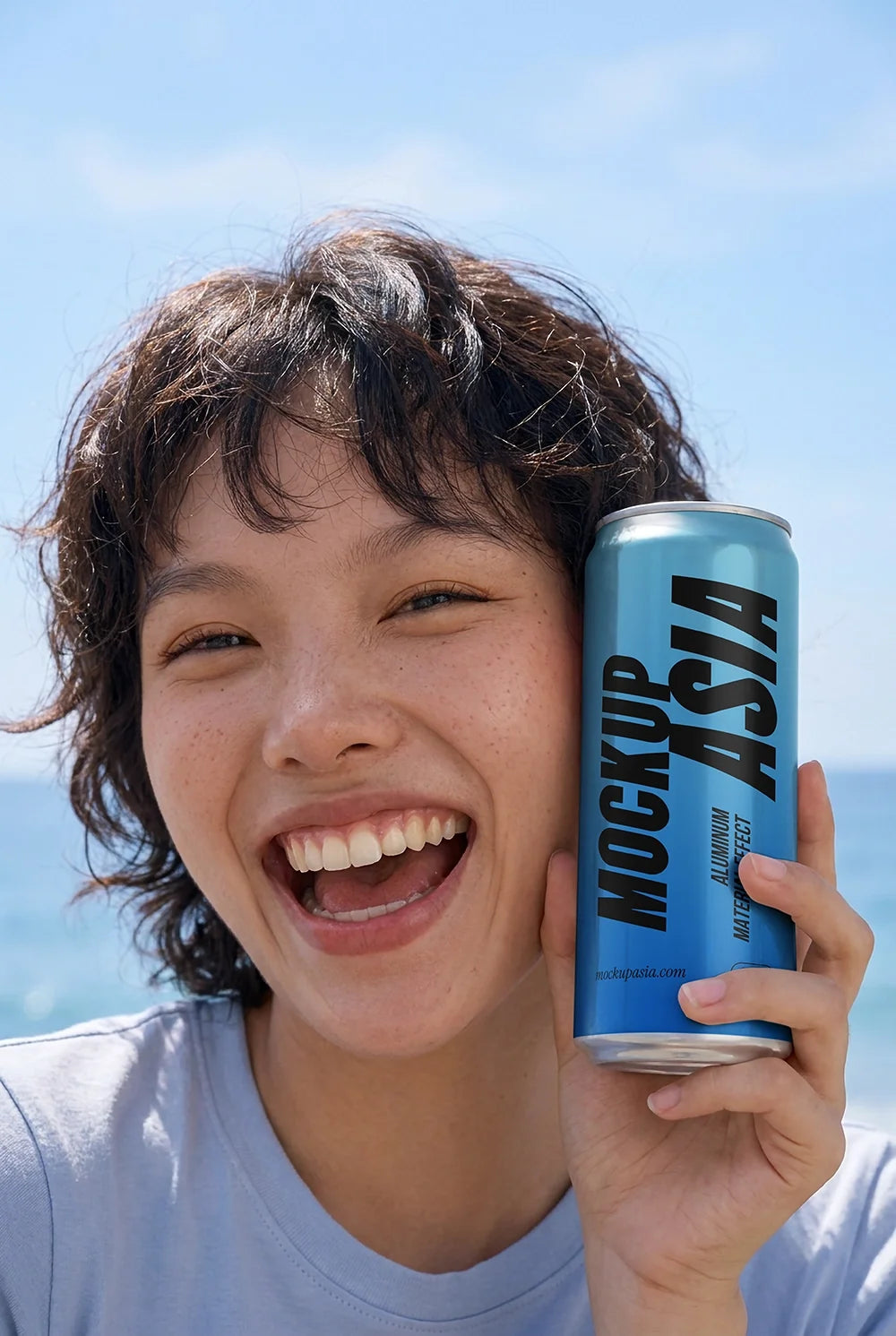 Design Studies: Sleek Can & Soda Can Mockup SUM04 – Model Lifestyle - Image 3