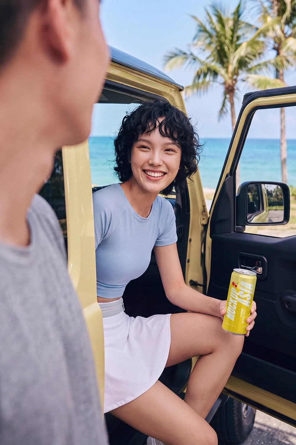 Design Studies: Sleek Can & Soda Can Mockup SUM06 – In Car Lifestyle - Image 3