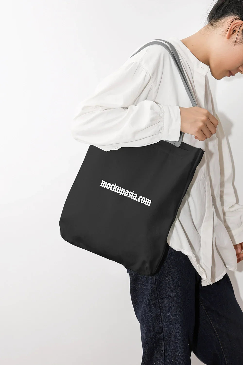 Design Studies: Tote Bag Mockup - Image 2